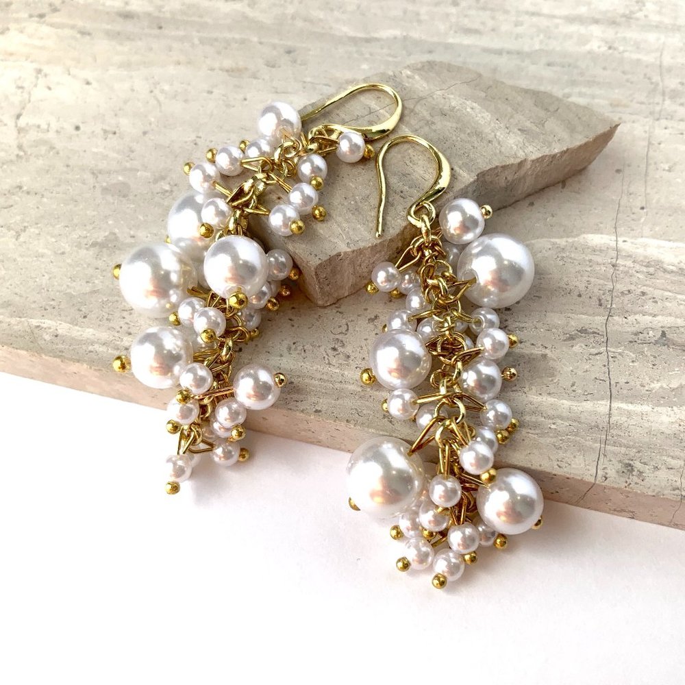 NEW~ Anthropologie Pearl Cluster Drop Earrings - Picture 4 of 8